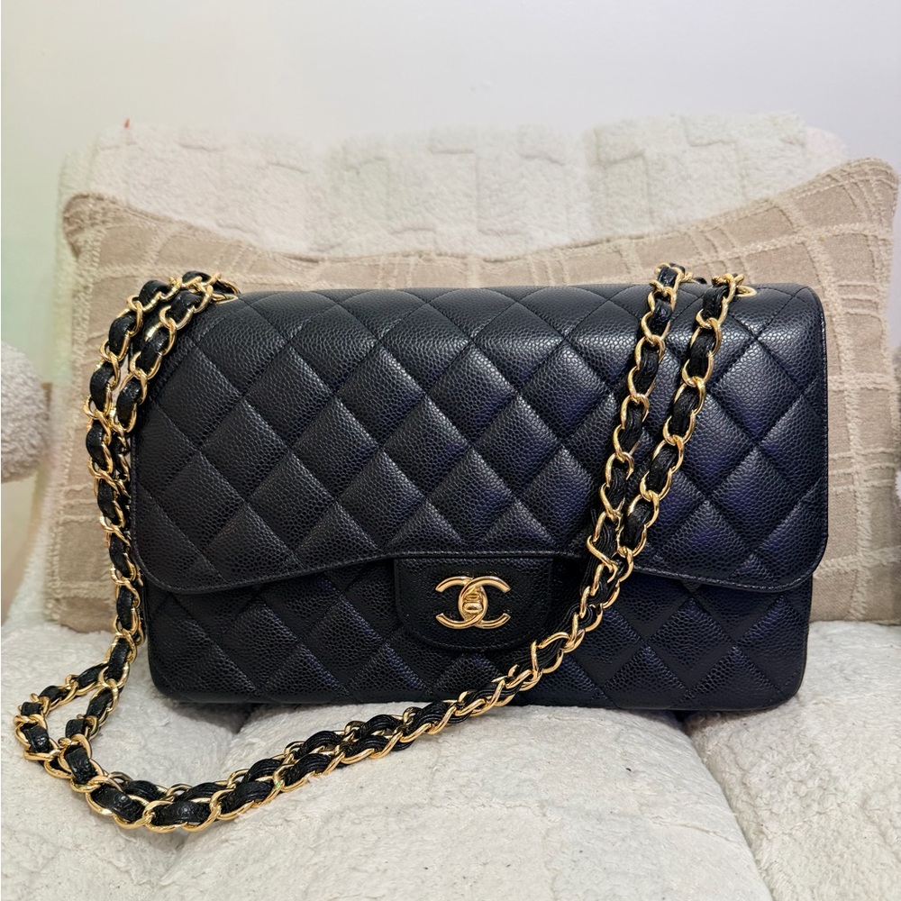 Chanel Black Quilted Shoulder Bag with Gold Chain
